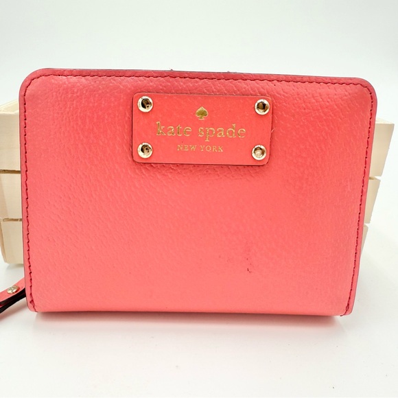 kate spade Handbags - Kate Spade Wellesley Cara Wallet in GUC